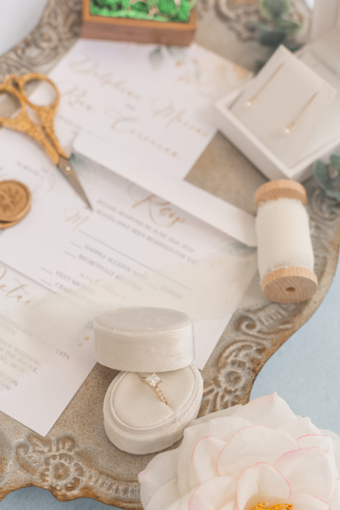 Wedding details photo light and airy